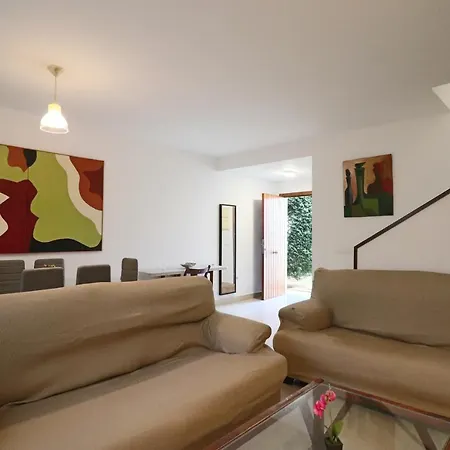 Exclusivo Adosado En Punta Coral